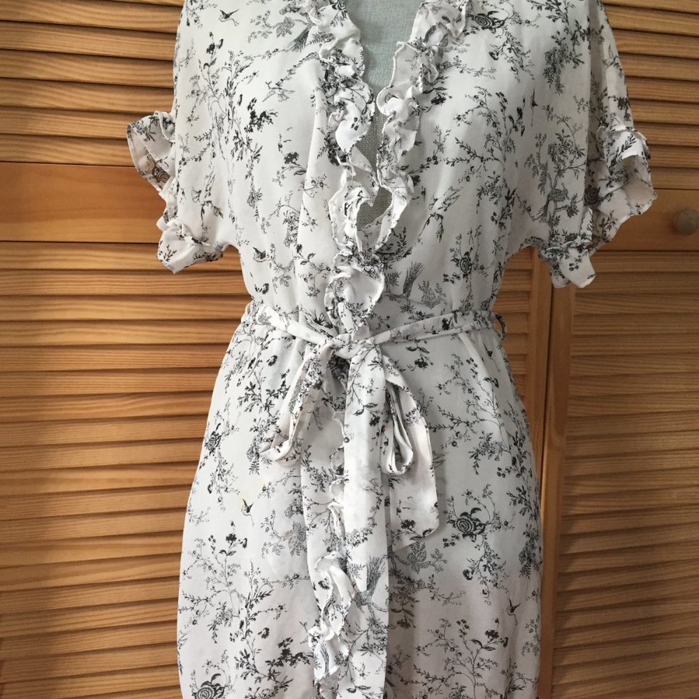In Bloom Robe - Picture 11 of 16